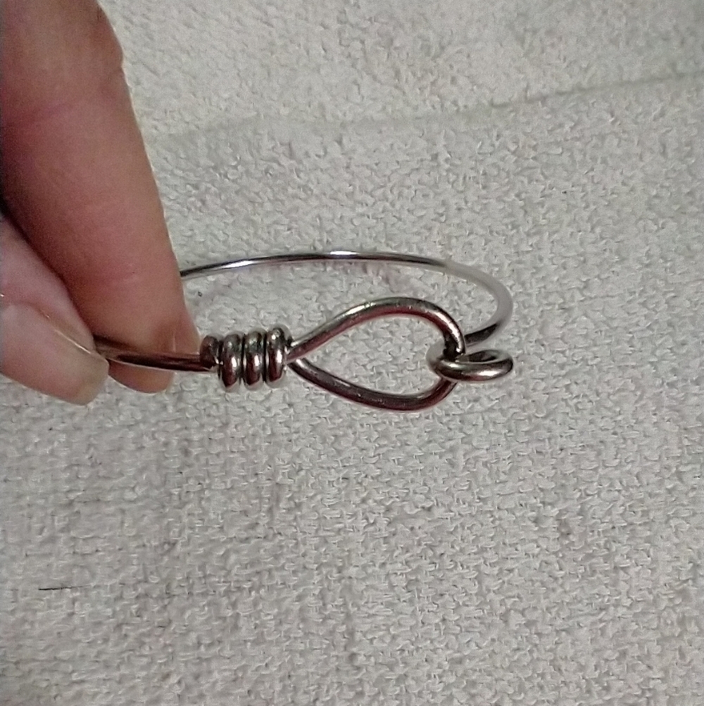 Silvertone wire hook bracelet
